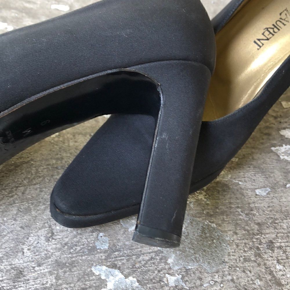 Classic  YSL  heels - Picture 4 of 7